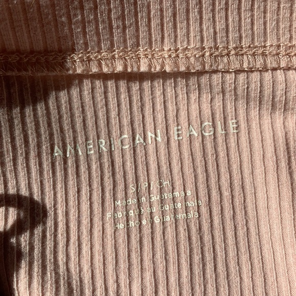 American Eagle pink crop top - Picture 3 of 3
